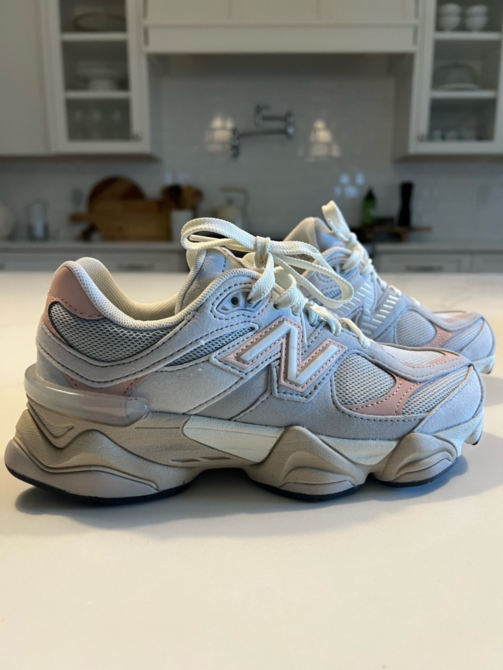 New Balance 9060 sneakers size 4Y or 5.5 women’s